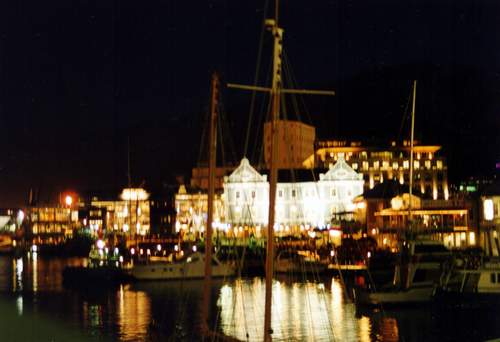 Kapitöänshaus bei Nacht